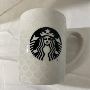 Starbucks 2020 Green & White Classic Mermaid Logo 10 Oz Coffee Or Tea Mug Cup - Picture 1 of 5
