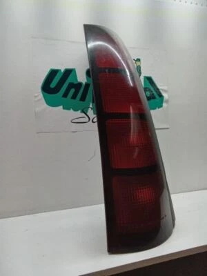 Oldsmobile Silhouette 1990 luz trasera lateral derecha Foto 1 de 4