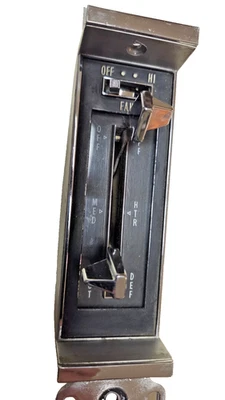 Buick Special Skylark 1964 conjunto de control de calefacción, interruptor de soplador y bisel de tablero Foto 1 de 4