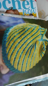 Patrón de tejido para atractivo sombrero peculiar en D.K. En tallas niño y adulto. - Imagen 1 de 1