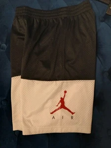 Boys Air Jordan Shorts Boys Large Black / White NWT - Picture 1 of 4