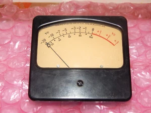 Nice Triplet Electric (USA) Audio Level VU Meter 4.5" x 4" Arched Art Deco Face - Picture 1 of 6