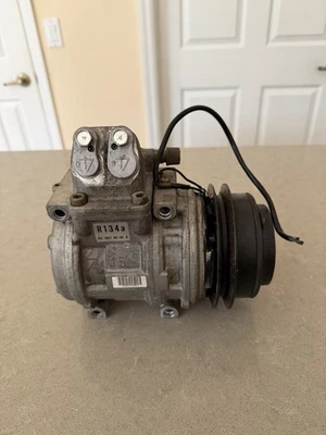 Compresor de aire acondicionado Denso 10PA15C para Porsche 911 Foto 1 de 4