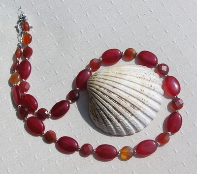 Collar llamativo con cuentas de piedras preciosas de cristal de cornalina naranja y ágata roja Foto 1 de 4