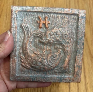 Vintage Pisces Zodiac Birth Sign Cement Plaque Tile Decor Sparkly Fish Astrology - Picture 1 of 4