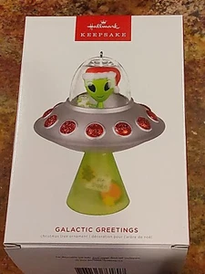 2022 Hallmark Galactic Greetings UFO Alien Christmas Ornament 23-9 - Bild 1 von 3