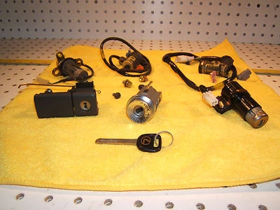 Lexus 1990 LS400 doors/Glove b/ trunk Lid / igintion/dash locks OE 1 SET & 1 key - Image 1 of 4