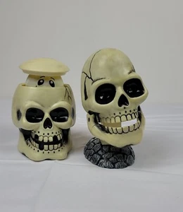 2 Halloween Great American Fun Corp ANIMATED TALKING Skulls Motion Activated - Picture 1 of 7