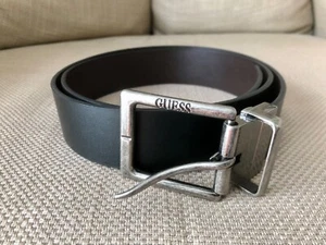 "Nuevo cinturón de cuero de diseñador GUESS para hombre - reversible marrón oscuro/negro 36""" - Imagen 1 de 2