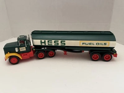 Camión cisterna Hess 1977 (funciona ver descripción) muy buen estado (sin caja) Foto 1 de 4