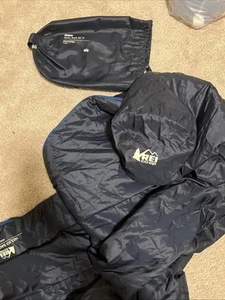 Saco de dormir regular REI Helio de 55 grados con saco de cosas azul - Imagen 1 de 5