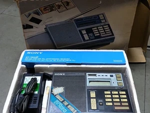 SONY ICF-7600D Digital Portable World Radio FM/LW/MW/SW Synthesized Pocketbook - Picture 1 of 23