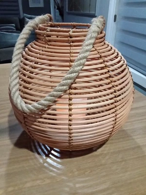 Linternas colgantes/de pie Ratan de colección para velas o luces de batería de 16" de alto Foto 1 de 4