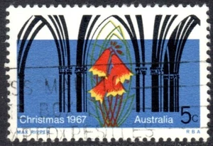Australia Stamp Scott 429 Used 5c Gothic Arches & Christmas Bell Flower 1967 - Picture 1 of 2