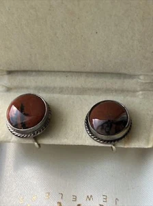 Vintage Ladies Screwback Earrings Brown Stone Round Western Style - Picture 1 of 6