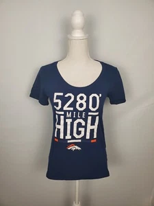 The Nike Tee blau Denver Broncos Top "5280' Mile High" Logo Damengröße Small. - Bild 1 von 9