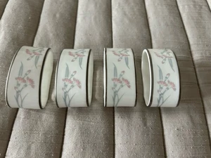 Set Of Four (4) Royal Doulton Napkin Rings Carnation Pattern Bone China - Picture 1 of 4