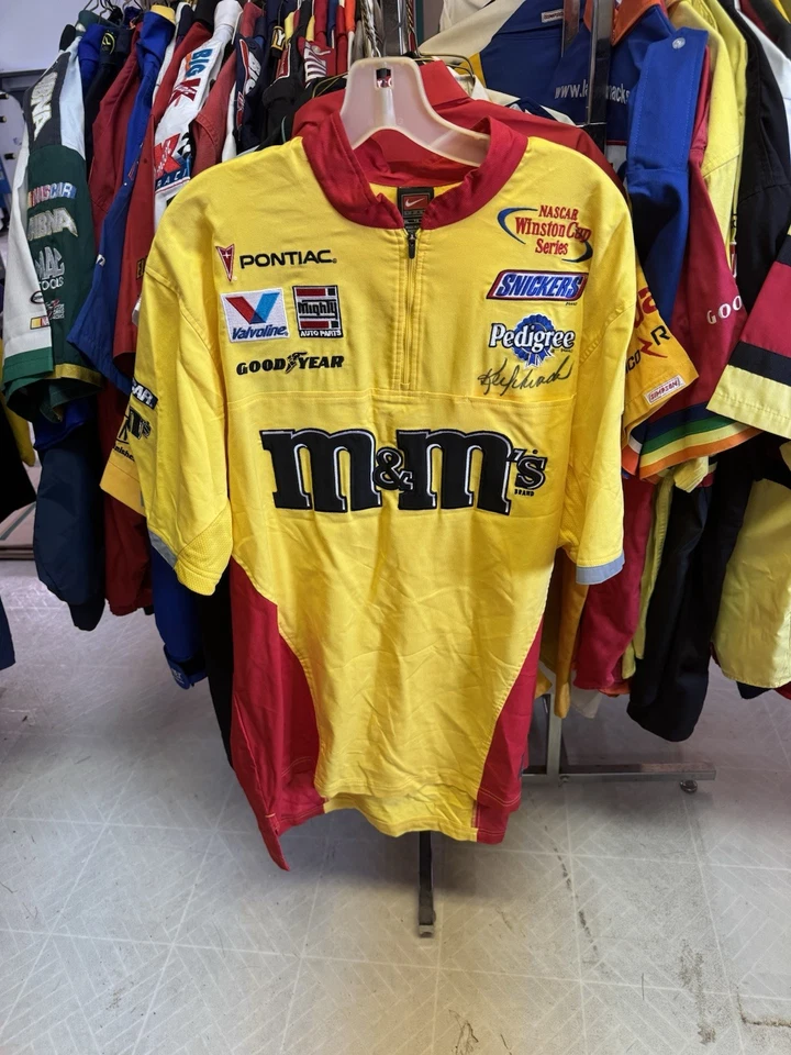 Uniforme firmado por Ken Schrader M&M Pit Crew NASCAR Race usado XL Foto 1 de 1