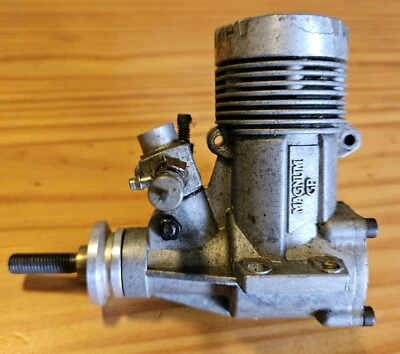 MAGNUM GP 40 RC Engine Piston & Carb Move As Is CL.6 - Image 1 of 4