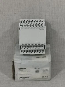 Siemens TXM1.8U I/O Module- NEW WITH OLD STOCK BOX - Picture 1 of 7