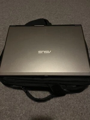computer portatile Asus - Immagine 1 di 4