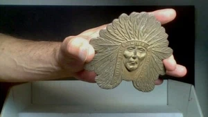SITTING BULL/BUFFALO BILL BRONZE BUCKLE VINTAGE MB ENGLAND - Picture 1 of 3