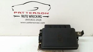 2005 CHRYSLER 300 Engine Motor Under Hood Compartment Fuse Relay Box - Picture 1 of 6