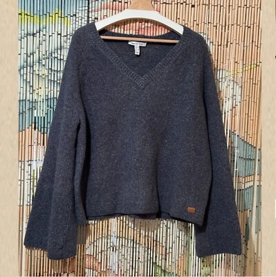 Suéter Peace Love World Cuello en V Manga Campana, Azul Pizarra/Grande Foto 1 de 4