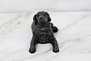 Figura Labrador Retriever Vinatge M Simmons 1986 resina fundida pintada a mano rara - Imagen 1 de 10