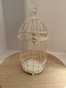 Ashland Signature Accents dekorativer Vogelkäfig aus weißem Metall mit klarem Vogeldeckel - Bild 1 von 10