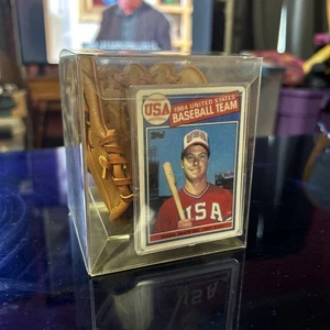 Mark McGwire Porcelain Baseball Rookie Card with Mini Baseball Glove #4097 - Picture 1 of 7