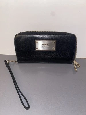 DKNY BLACK LEATHER WRISTLET WALLET BAG CARRYALL DOUBLE ZIP MSRP $145 - Image 1 of 4