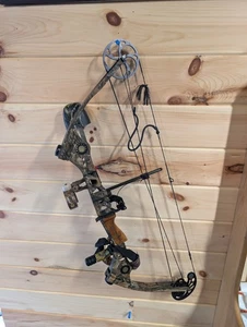 Mathews Solo Cam SQ2 Realtree Camo Compound Hunting Bow 28" Draw 70lbs Set Up - Picture 1 of 17