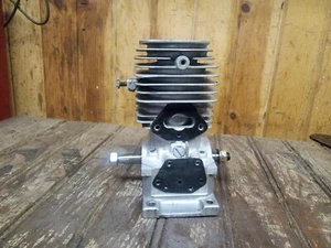 Mcculloch 605 610 650 Timber Bear Chainsaw Crankcase Piston Cylinder Crankshaft - Picture 1 of 12