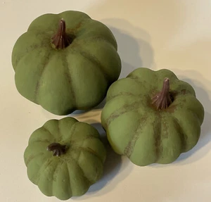 Juego de 3 mini calabazas verdes pintadas personalizadas decoración de otoño - Imagen 1 de 9