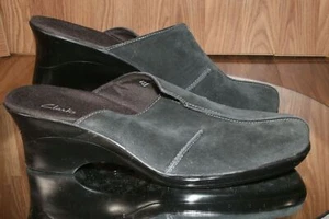 Clarks Womens size 8.5M Black Nubuck Wedge Suede 78581 Clog Mule GUC - Picture 1 of 9
