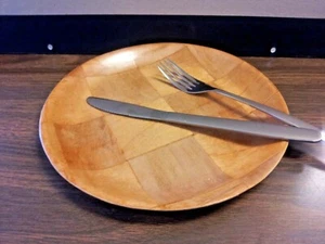 (FIVE PER PACK) 9" DINNER SERVING PLATE WOOD WEAVE TOXIC SAFE/BREAK RESISTANT - Picture 1 of 1