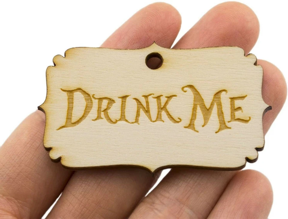 4 pingentes de etiquetas de madeira Drink Me Alice no País das Maravilhas artesanato etiquetas de madeira 2,2" - Imagem 1 de 1
