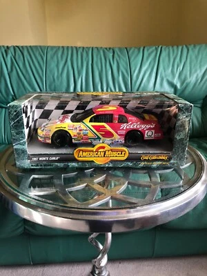 Ertl American Muscle NASCAR Kellogg's Monte Carlo Terry Labonte #5 - escala 1:18 Foto 1 de 4