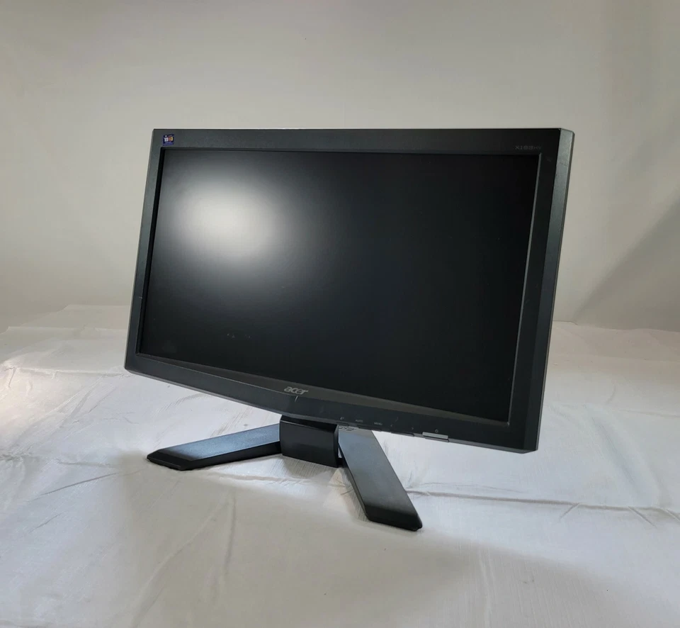 ACER 18.5” LCD Widescreen Computer Monitor X183HV - Image 1 of 3