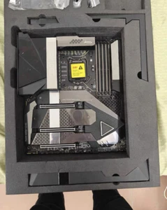 MSI MEG Z590 GODLIKE LGA 1200 support Intel core 10th/11th cpu Motherboard - Bild 1 von 7