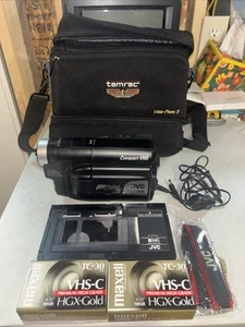 JVC VHSC CAMCORDER IN BAG EX GR-AXM225U 300X DIGITAL ZOOM AF LCD SCREEN +2 Tapes - Picture 1 of 8