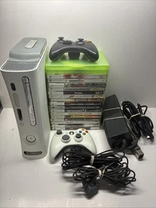 Console Microsoft Xbox 360 (bianca) con 18 giochi e due controller TESTATA *LEGGI* - Foto 1 di 16