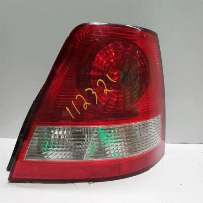 Luz trasera derecha pasajero Kia Sorento 2003-2006, número de pieza - 924023E030 Foto 1 de 4