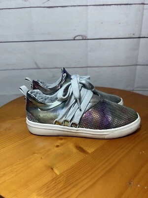 Tênis Steve Madden feminino tamanho 4Y iridescente multicolorido prata malha JLORENN - Imagem 1 de 4