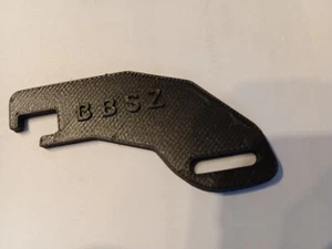 Pistolenarmbrust Sicherung Alligator/Cobra + 1 Bio Sehnenwachsstift  - Bild 1 von 4