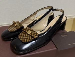 Louis Vuitton Pantoletten Lackleder Square Toe Schwarz EU37,0/US7,0 Auth - Bild 1 von 24
