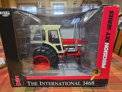 ERTL Precision Key Series #3 IH International Harvester 1468 V8 w/Duals #14481 - Image 1 of 4