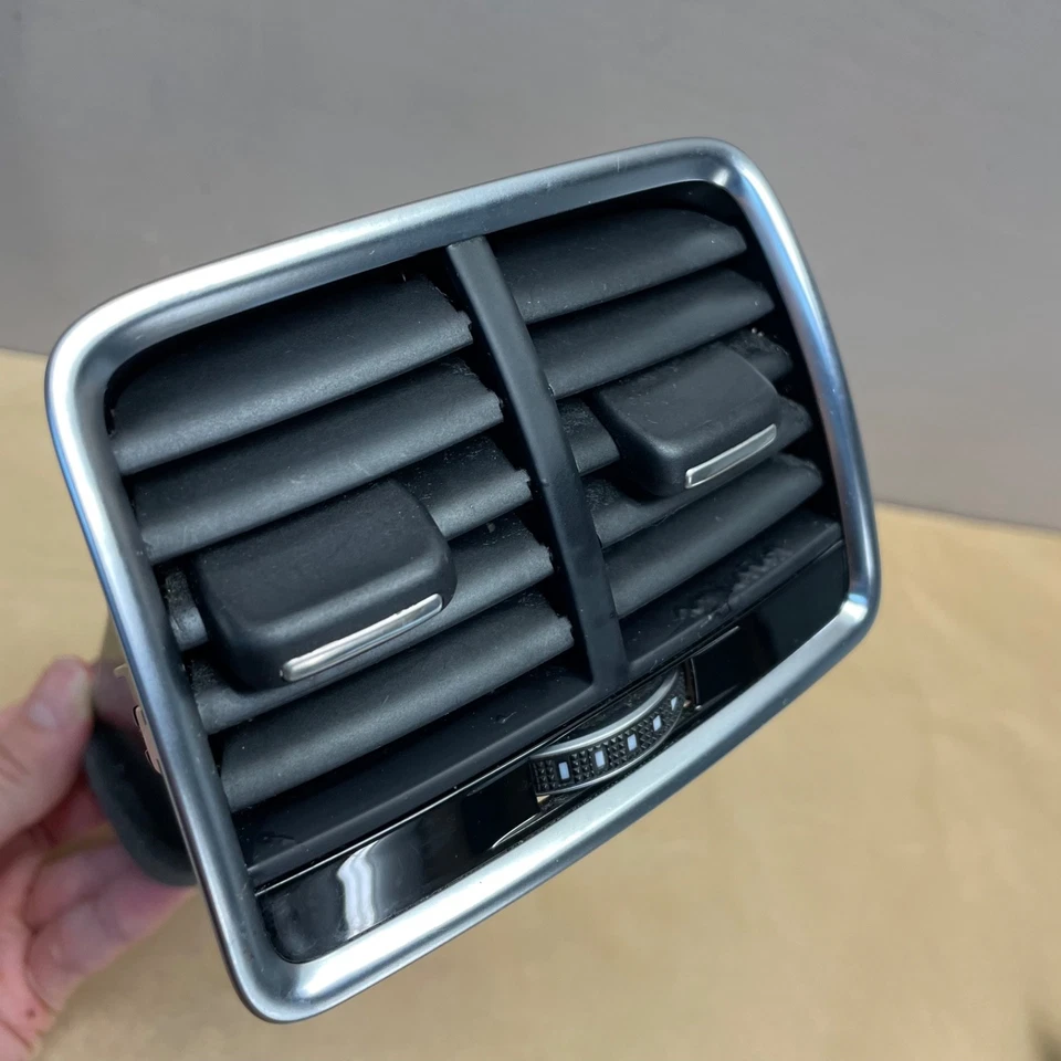 2015-18 AUDI Q3 QUATTRO U8 ЦЕНТРАЛЬНАЯ КОНСОЛЬ ЗАДНЯЯ РЕШЕТКА ВЕНТИЛЯЦИОННОГО ОТВЕРСТИЯ КОНДИЦИОНЕРА OEM - Изображение 1 из 4