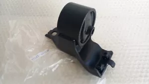 Engine Mount Left for Toyota Carina Corolla Corona Diesel 12372-64100 - Picture 1 of 2
